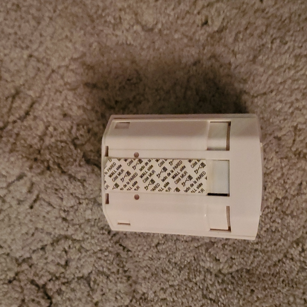 Simplisafe Motion Sensor Generation 1 - Picture 2 of 2